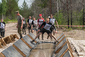 Image showing Participants carry out anti-gravitation exercise