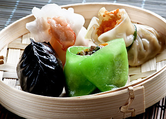 Image showing Dim Sum in Bamboo Bow