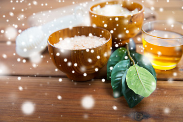 Image showing himalayan pink salt, honey and bath stuff