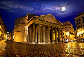 Image showing Moon over pantheon in Rome