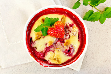 Image showing Pudding strawberry in bowl on table top