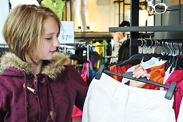 Image showing Teenage girl shopping