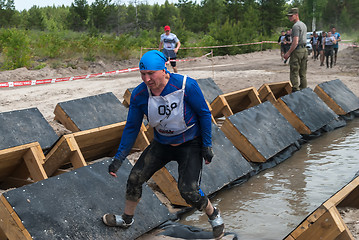 Image showing Participants carry out anti-gravitation exercise