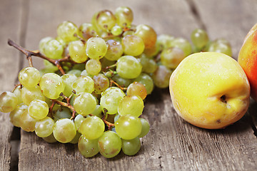 Image showing Grapes and peaches