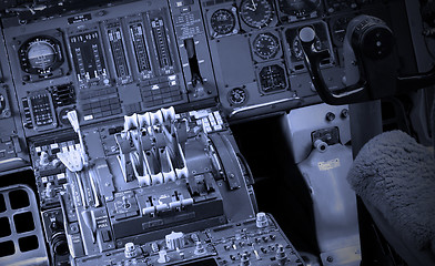 Image showing Center console and throttles in airplane