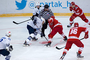 Image showing C. Wellman (7) on faceoff