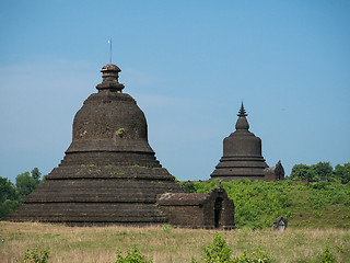 Image showing Two pagodas in Mrauk U