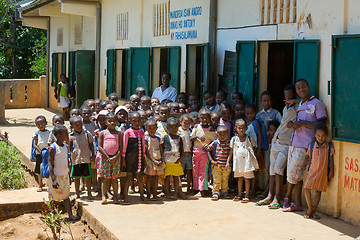 Image showing Malagasy school children waiting for a lesson