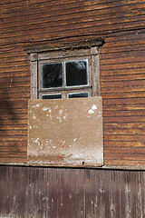 Image showing old wooden abandoned house