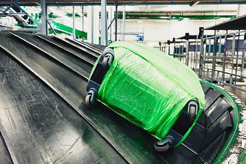 Image showing Baggage on conveyor belt