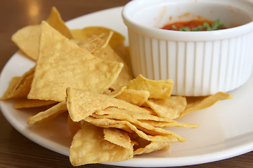 Image showing Nachos and salsa