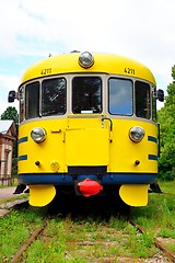 Image showing Yellow diesel multiple unit train Dm7