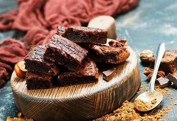 Image showing cake and cocoa powder