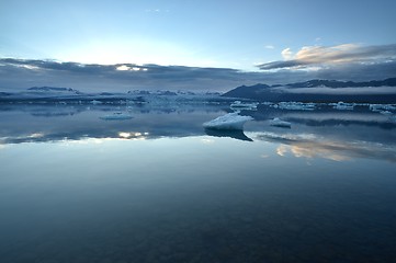 Image showing Icelandic glacial lake with mountains.