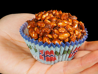 Image showing Puffed rice chocolate cake in paper cup with Norwegian flag, in 