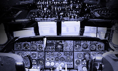 Image showing Center console and throttles in airplane