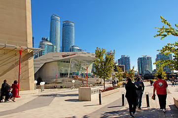 Image showing In front of the Aquarium Canada.