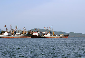 Image showing Cargo ships are in port for loading.