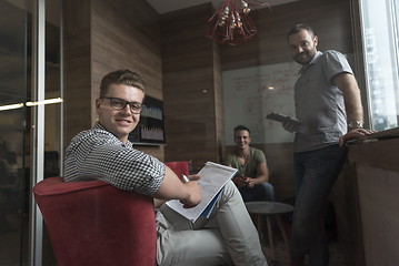 Image showing team meeting and brainstorming in small private office