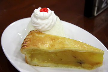 Image showing Apple pie with ice cream