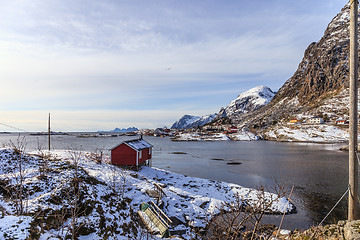 Image showing cottage by the sea