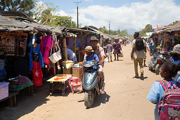 Image showing Malagasy peoples on marketplace in Madagascar