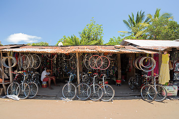 Image showing Malagasy peoples on marketplace in Madagascar