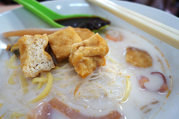 Image showing Famous Penang white curry noodle