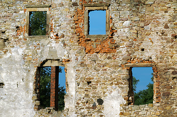 Image showing Old hole wall bricks.