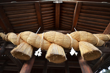 Image showing Sacred Straw Rope in front of the Prayer Hall of Izumo-taisha