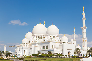 Image showing Sheikh Zayed Grand Mosque, Abu Dhabi, United Arab Emirates.