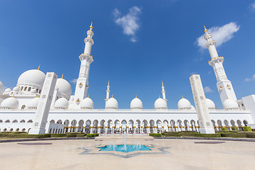 Image showing Sheikh Zayed Grand Mosque, Abu Dhabi, United Arab Emirates.