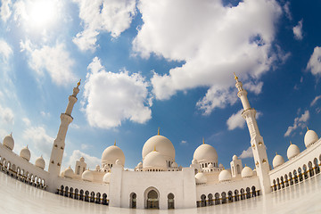 Image showing Sheikh Zayed Grand Mosque, Abu Dhabi, United Arab Emirates.