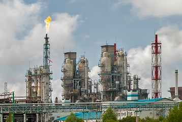 Image showing Oil refinery building industry