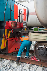 Image showing Process coupling locomotive with tank