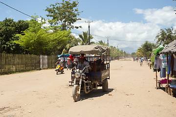 Image showing Malagasy peoples on marketplace in Madagascar