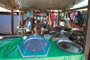 Image showing Malagasy peoples on marketplace in Madagascar