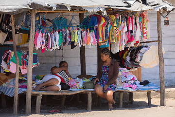 Image showing Malagasy peoples on marketplace in Madagascar