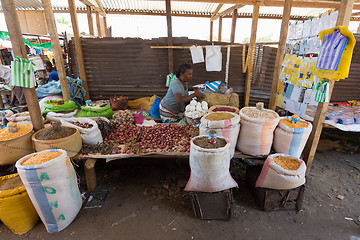 Image showing Malagasy peoples on marketplace in Madagascar