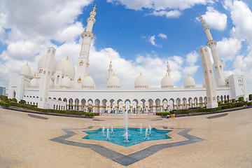 Image showing Sheikh Zayed Grand Mosque, Abu Dhabi, United Arab Emirates.