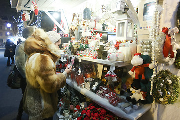 Image showing People buying souvenirs