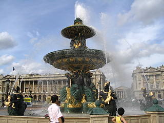 Image showing Fountain in the Concorde Place