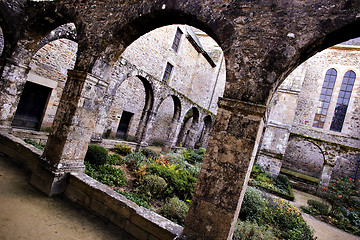 Image showing Saint-Magloire Abbey, cloister and garden in Lehon