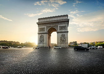 Image showing Traffic near Arc de Triomphe