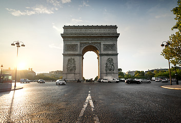 Image showing Arc de Triomphe and avenue