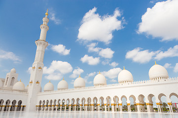 Image showing Sheikh Zayed Grand Mosque, Abu Dhabi, United Arab Emirates.