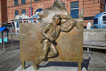 Image showing OSLO, NORWAY – AUGUST 17, 2016: Bronze statue, man running wit