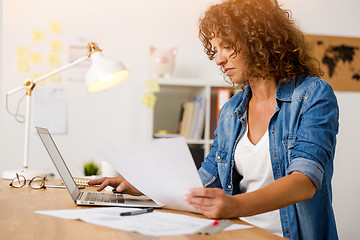 Image showing Woman working at the office