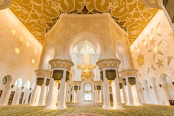 Image showing Interior of Sheikh Zayed Grand Mosque, Abu Dhabi, United Arab Emirates.