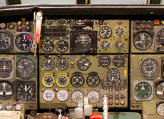 Image showing Center console and throttles in airplane